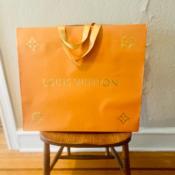 Louis Vuitton Large Paper Shopping Bag 19 x 10 x 16 Gold Handle Holiday Edition - Picture 3 of 7